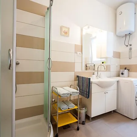 Vera With Sea View And Old Town View Ζαντάρ