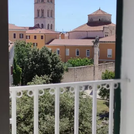 Apartment Vera With Sea View And Old Town View