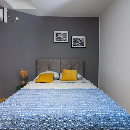 Apartment Vera With Sea View And Old Town View *