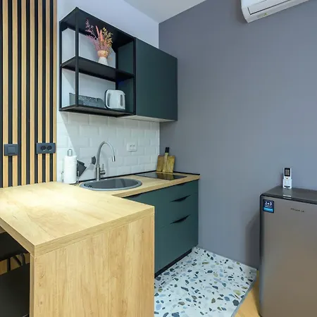 Vera With Sea View And Old Town View Апартаменти