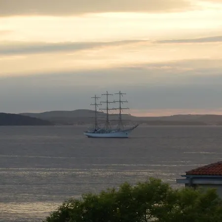 Apartment Vera With Sea View And Old Town View Zadar