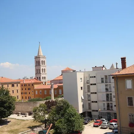 Vera With Sea View And Old Town View