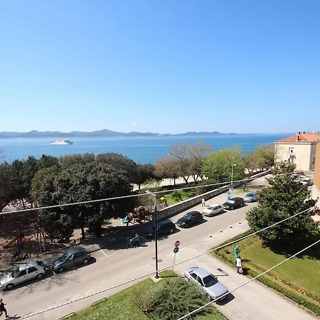 Vera With Sea View And Old Town View ザダル