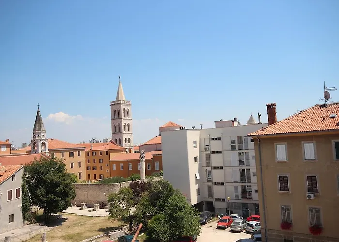 Vera With Sea View And Old Town View