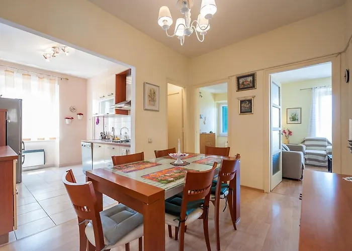 Apartment Vera With Sea View And Old Town View Zadar